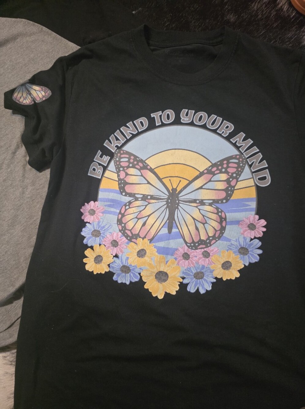 2-Piece Graphic & Raglan Top Bundle - Picture 2 of 8